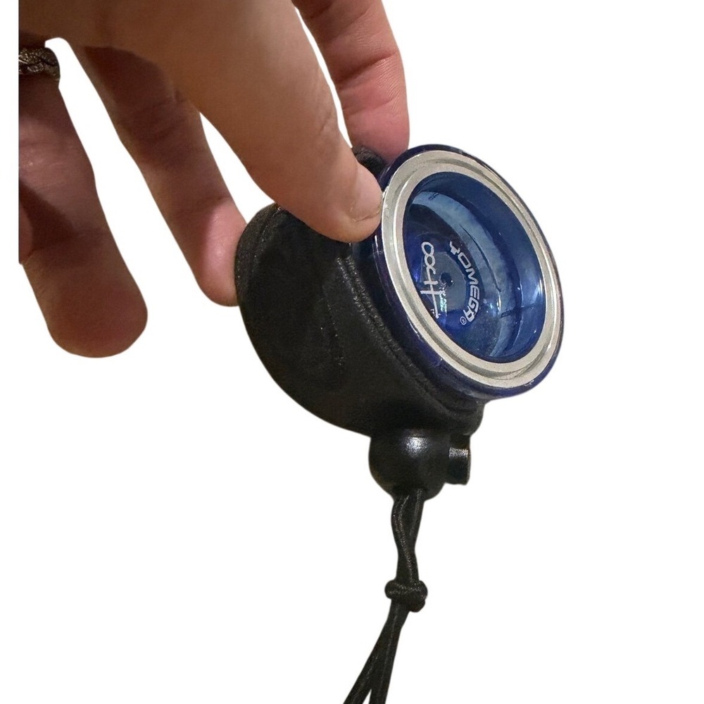 Yomega Ooch Yo Unresponsive Yo-Yo Blue Silver with Clip & Carry Holster Set - Picture 4 of 7